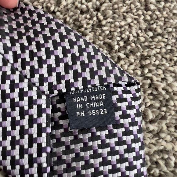 Boys Bill Blass Essentials Houndstooth Silk Clip OnTie - Picture 5 of 6